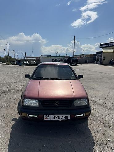 лабавой стикло: Volkswagen Vento: 1992 г., 1.8 л, Механика, Бензин, Седан — 1