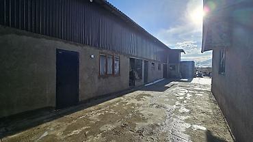 Продажа коттеджей и домов: 🏠 Срочно продаётся дом в Ак-Ордо 3 📐 Площадь дома: 50 м² 🌿 Участок: 4 — 8