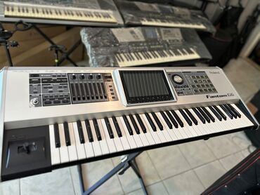 sintizator: Roland Fantom G 6 . Salam Alət problemsizdir set flash cexol verilir