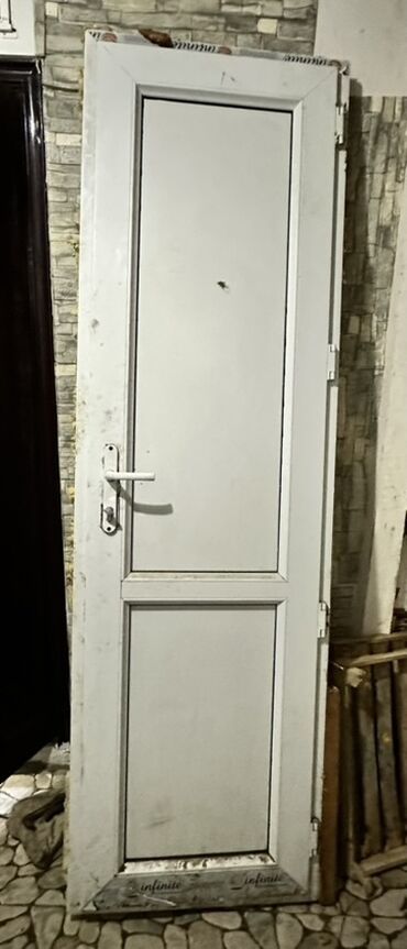 Pəncərələr: Biraz asagisinda qirigi var ona göre ucuz qiymete qoymisam PVC qapı lalafo.az -da Pəncərələr: Biraz asagisinda qirigi var ona göre ucuz qiymete qoymisam PVC qapı