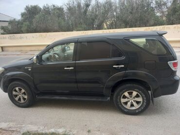 toyota corolla 2015: Toyota Fortuner: 2.7 l | 2006 il Ofrouder/SUV