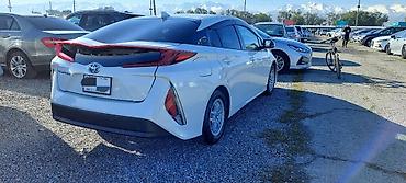 byd e1: Toyota Prius: 2017 г., 1.8 л, Вариатор, Гибрид, Хэтчбэк — 6