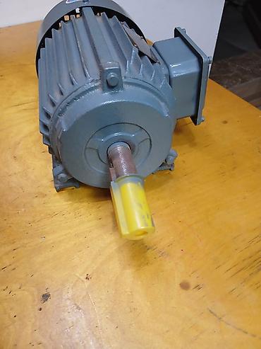 30 kv kondisioner: 3 faza motor təzədir işlənməyib. Qiyməti 200 azn. Ünvan Novxanı kəndi — 4