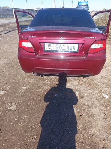 авто в расрочка: Daewoo Nexia: 2011 г., 1.5 л, Механика, Газ, Седан