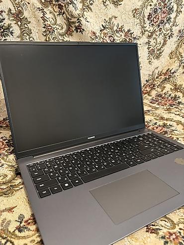 Ноутбуки и аксессуары: Huawei noutbuk Xüsusiyyətlər: Yaddas 256 gb - 15.6" geniş ekran — 1