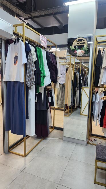 кара балта магазины: Продаю Бутик В торговом центре, 11 м², 2 этаж