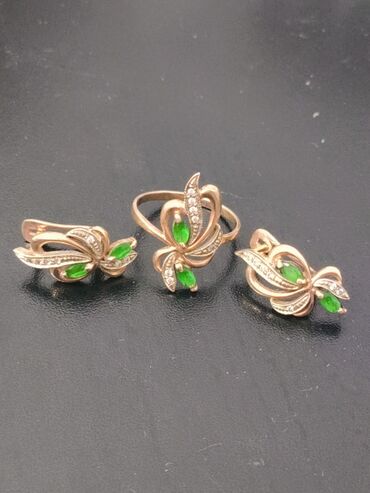 свадебное платье без кольца: Набор украшений: кольцо + серьги 375 пр.разм .17.5 - Дизайн: изящные