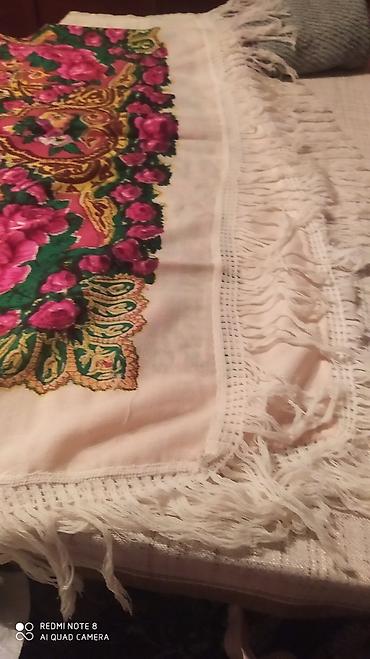 gilan tekstil: Çiçək naxışlı şal/örtük - Material: yumşaq toxumalı parça, kənarları — 2