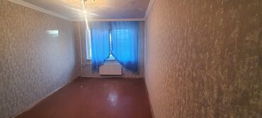 2 х комнатные квартиры: ÖZ EVİMDİ Sumqayıt 5ci mkrda yerleşen 5/1 yerleşen 1 otaglı orta