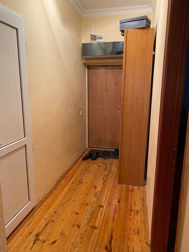 Uzunmüddətli kirayə mənzillər: 9-cü mikrorayon Bolmarta çatmamış sakit ərazidə yerləşən,13 — 10