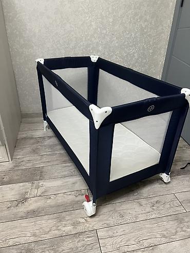 manej carpayi: ZY Baby qatlanan körpə çarpayısı/mani - Rəng: tünd göy (ağ plastik — 4