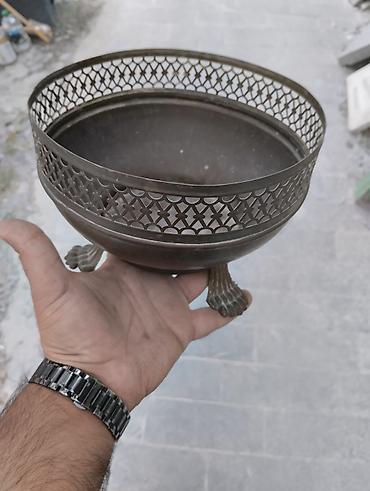 Bürünc dekorativ qab - Material: ağır bürünc/metal ərintisi - Dizayn