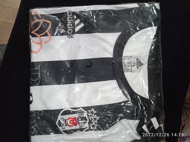 İdman formaları: Futbol ücün geyim- ;/komanda formaları./qiyməti 35 AZN.(metro — 11