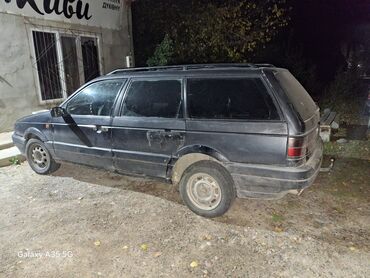 Volkswagen: Volkswagen Passat: 1992 г., 2 л, Механика, Бензин, Универсал