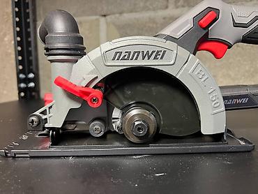 Циркулярные электропилы: Циркулярные электропилы Новый, Аккумуляторная — 2