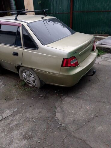 авто нексия: Daewoo Nexia: 2005 г., 1.5 л, Механика, Бензин, Седан