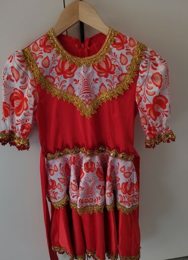 платье бежевое: Бальное платье, Средняя модель, цвет - Красный, В наличии