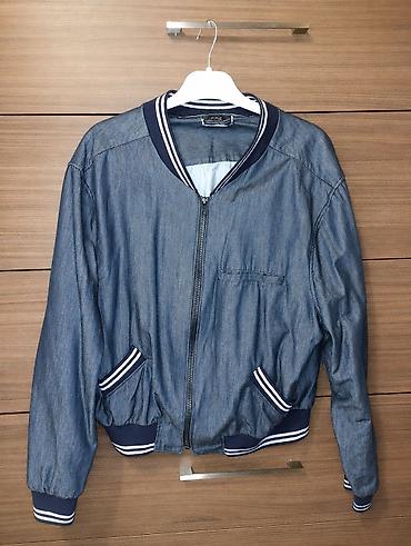 L razmer jaket, nazik cins materialdır. Yazda, payızın əvvəli üçün