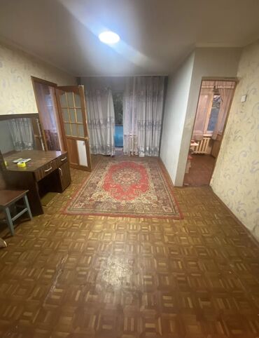 срочная продажа квартир в бишкеке: 2 комнаты, 43 м², Хрущевка, 3 этаж, Старый ремонт