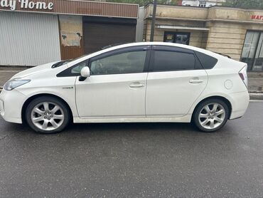 таёта кравун: Toyota Prius: 2015 г., 1.8 л, Вариатор, Бензин, Седан