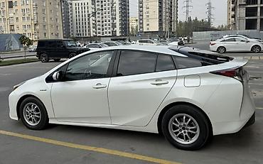 prius: Toyota Prius: 2018 г., 1.8 л, Автомат, Гибрид, Хэтчбэк — 5