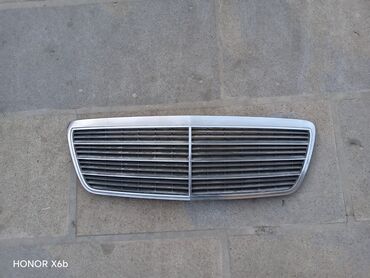 mercedes suret qutusu: Mercedes-Benz avtomobilləri üçün nəzərdə tutulmuş bu ön radiator