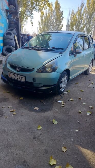 аренда авто бишкек на сутки хонда фит: Honda Fit: 2003 г., 1.3 л, Вариатор, Бензин, Хэтчбэк