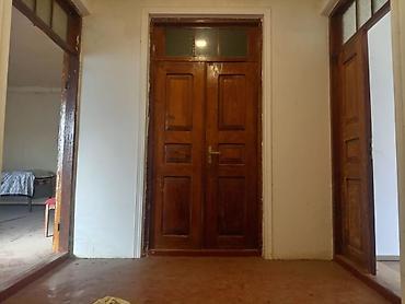 Həyət evləri və villaların satışı: 3 otaqlı, 5 kv. m, Orta təmir — 12