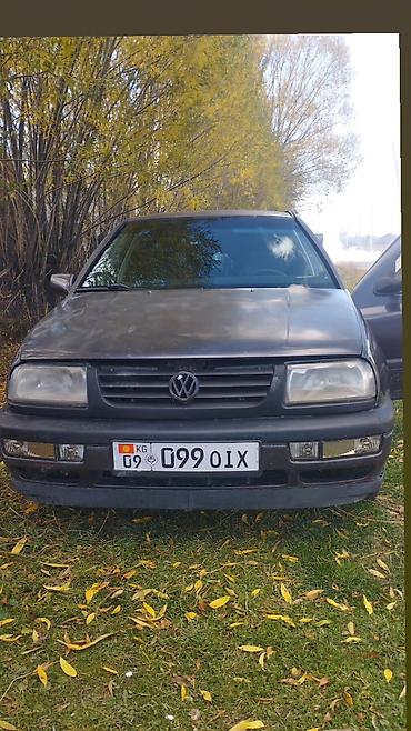 second tech: Volkswagen Vento: 1992 г., 2 л, Механика — 2