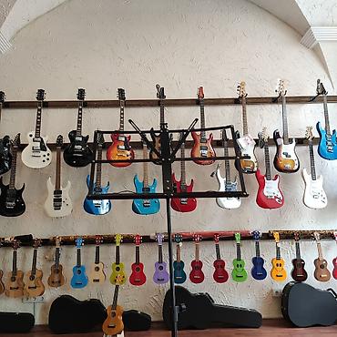 Musiqi alətləri: Püpitr Notlar üçün stoyka Ünvan:Nizami 42 (Daxil işlər nazirliyin — 1