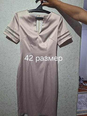 платье футляр: Повседневное платье, Лето, Короткая модель, Атлас, Футляр — 1