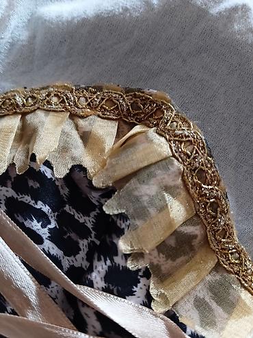 satenske haljine svecane: Kostim/haljina sa leopard printom i zlatnim detaljima - Gornji deo u — 3