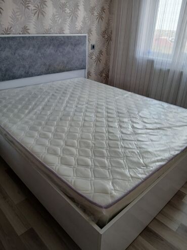 шикарная кровать: İşlənmiş, İkinəfərlik çarpayı, Bazalı, Matras ilə