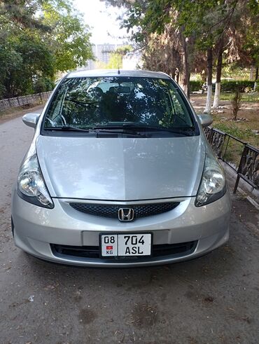 100 инсан: Honda Jazz: 2005 г., 1.5 л, Механика, Бензин, Хетчбек