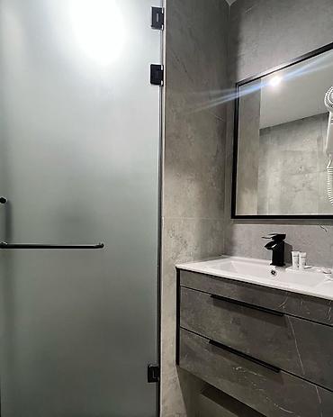 Посуточная аренда квартир: 1 комната, Душевая кабина, Постельное белье, Кондиционер — 7