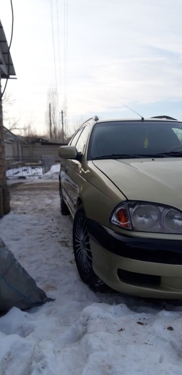 Toyota: Toyota Avensis: 2001 г., 1.6 л, Механика, Бензин, Универсал