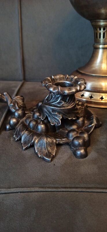 Qədim tikiş maşınları: Məhsul: Singer mexaniki tikiş maşını (antik model) Xüsusiyyətlər: - — 21