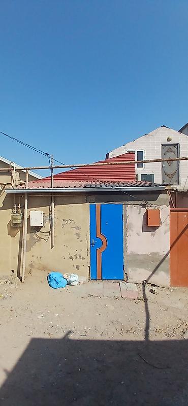 Satılır: həyət evi - Plan: 2 otaq + mətbəx, dəhliz. - İstilik