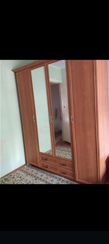 шкаф стол и кровать: Кийим салуучу шкаф, Колдонулган, Түз