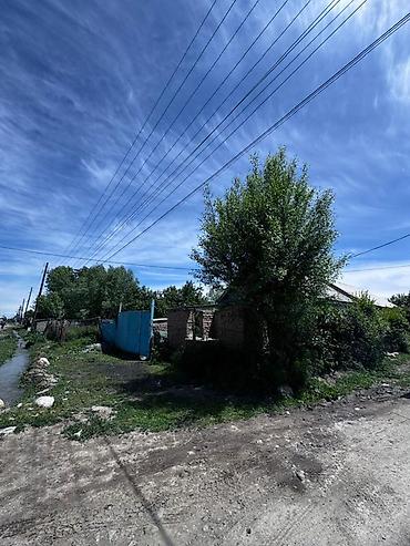 2х кв: Продаётся жилой дом с прилегающим земельным участком.12 сотык — 9