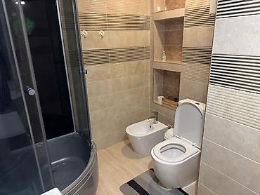 Долгосрочная аренда квартир: 3 комнаты, Риэлтор, Без подселения, С мебелью полностью — 9