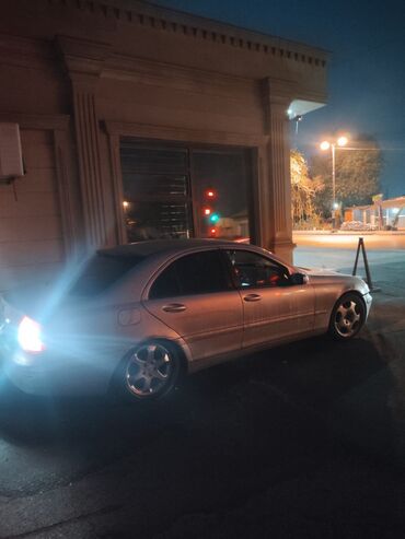 Mercedes-Benz: Mercedes-Benz C-Class (W203) sedan - Kuzov: 4 qapılı sedan, gümüşü — 6