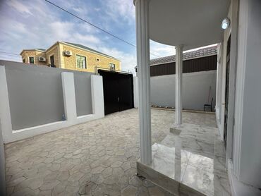 Həyət evləri və villaların satışı: 2.5 sotun içində 160 kv 2 mərtəbəli 5 otaq. 24 kv obyektlə. Obyekt 400 — 2
