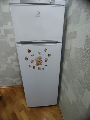 Yemək masaları, oturacaqları: İşlənmiş 2 qapılı Indesit Soyuducu Satılır, rəng - Ağ