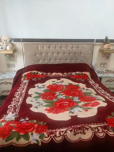 Yataq otağı dəstləri: Klassik üslubda dəst mebellər - Yataq otağı üçün güzgülü makiyaj — 11