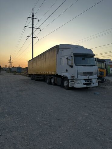 цельнометаллический спринтер: Тягач, Renault, 2011 г., Тентованный