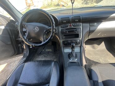 сколько стоит значок мерседес: Mercedes-Benz C-Class: 2004 г., Седан