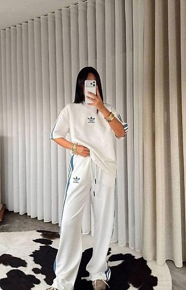 Women's Sweatsuits: Duks + donji deo trenerke Adidas set - Boja: bela sa svetloplavim — 1
