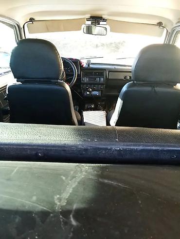 VAZ (LADA): VAZ Lada Niva 4x4, ağ rəng, 3 qapılı kuzov. Əsas xüsusiyyətlər: - Tam — 6