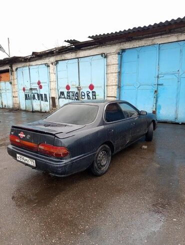 Toyota: Toyota Vista: 1989 г., 2 л, Автомат, Бензин, Седан